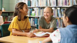 Dünya genelinde milyonlarca insanı etkileyen işitme kaybı, bireylerin sosyal yaşamlarını,