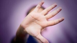 Beyin Cerrahisi Uzmanı Op.Dr. Burak Yürük, hasta tarafından bıçaklı saldırıya