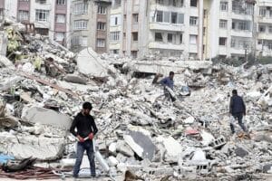 Yunanistan, son zamanlarda artan sismik hareketlilikle birlikte büyük bir deprem