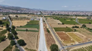 Manisa Büyükşehir Belediyesi, Hacıbektaşlı Mahallesi’nde arsalar üzerinden geçen yolu gerçek