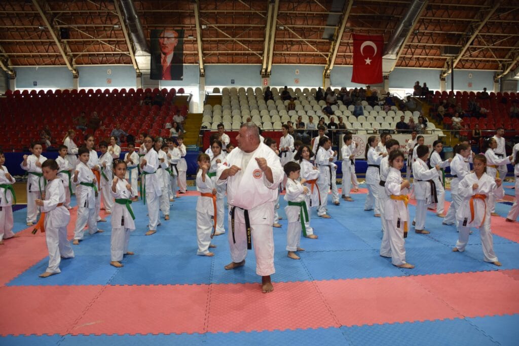 Manisa Emniyeti, Tatami Üzerinde Örnek Oldu