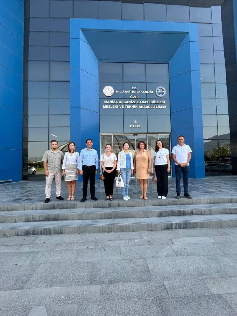 Cevdet İnci Eğitim Vakfı’ndan Manisa’da Genç Kadınlara CNC Operatörlüğü Eğitimi 1 Cevdet İnci Eğitim Vakfı’ndan Manisa’da Genç Kadınlara CNC Operatörlüğü Eğitimi