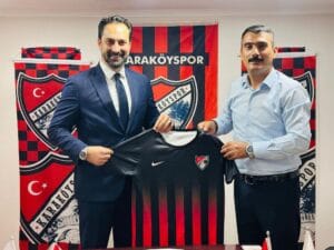 AK Parti MKYK Üyesi ve Manisa Milletvekili Mücahit Arınç, Karaköyspor