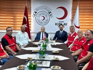 TBMM Eski Başkanı Bülent Arınç ve AK Parti Manisa Milletvekili