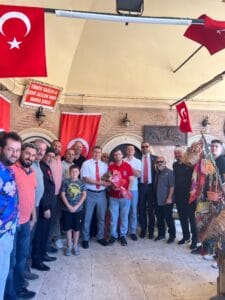 Manisa’da Kuyumcular Çarşısı esnafı, Türkiye Şehit Aileleri Vakfı Manisa Şubesi’ni