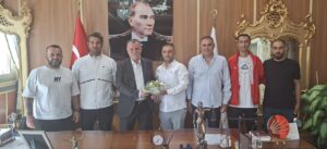 Manisa Amatör Kulüpler Birliği Başkanı Mehmet Salih Bektaş, yönetim kurulu