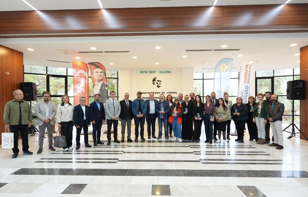 Manisa Büyükşehir Belediyesi ile Dokuz Eylül Üniversitesi işbirliğiyle düzenlenen “Duvarda