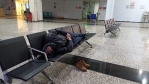 35 yaşındaki Manisalı gazeteci Doğan Güneş, ailesini peş peşe kaybettikten