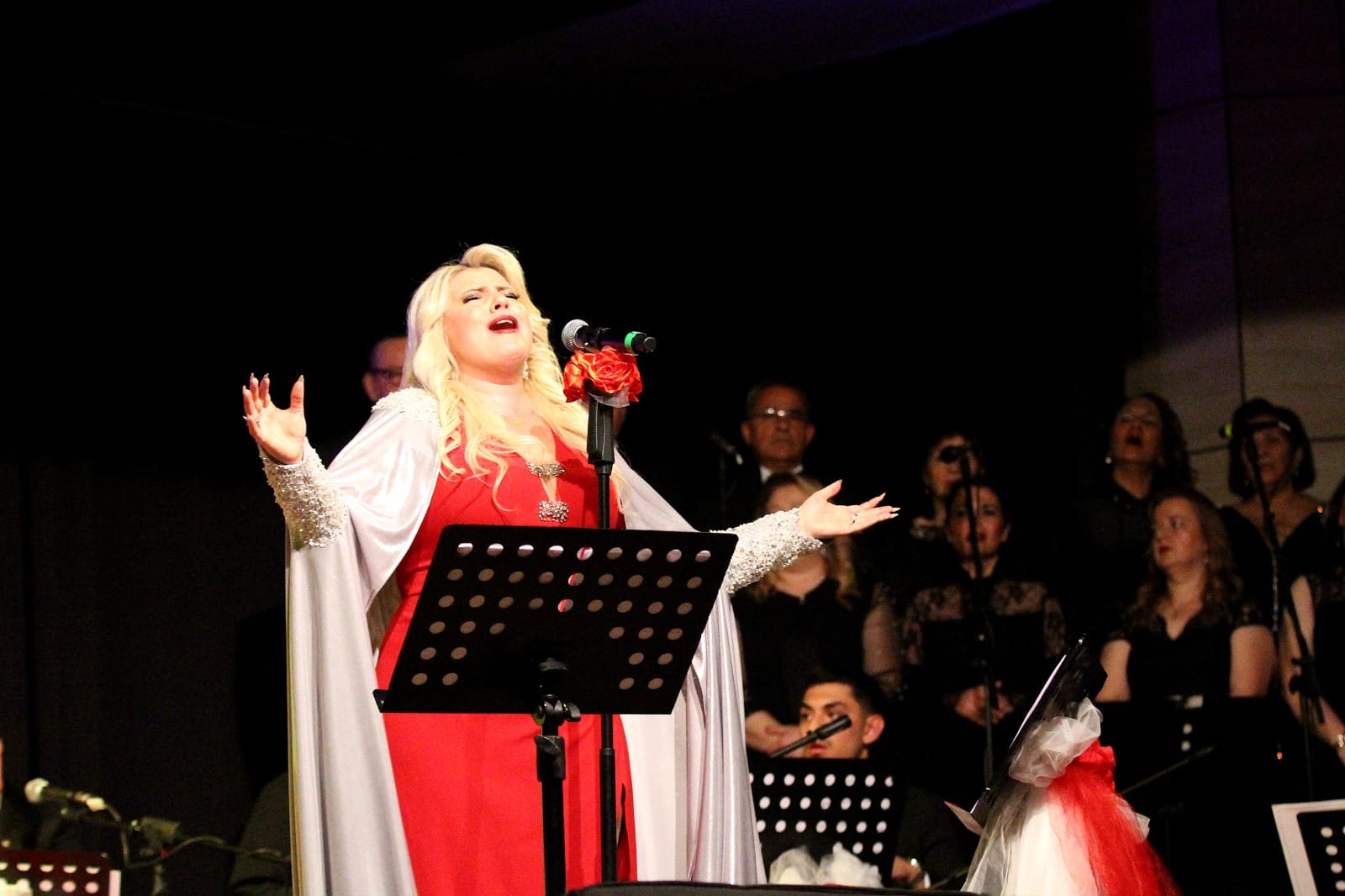 Şehzadeler Halk Eğitimi Merkezi korosu, Şef Fulya Hepsev yönetiminde Millet