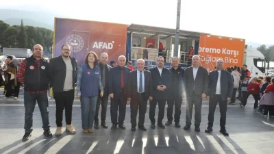 Manisa’da deprem farkındalığını artırmak için hazırlanan AFAD deprem simülasyon tırı,