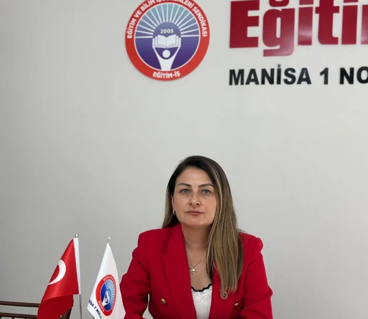 Eğitim-İş Manisa 1 No’lu Şube Başkanı Lale Kale, bir öğretmene