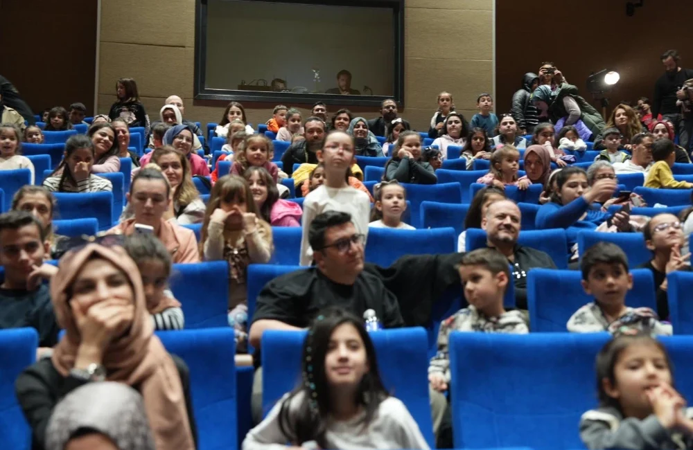Turgutlu Belediyesi ile Manisa Büyükşehir Belediyesi iş birliğiyle sahnelenecek ‘Ters