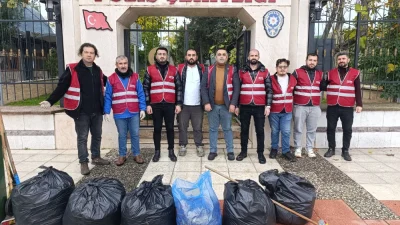 Yeniden Refah Partisi Şehzadeler İlçe Teşkilatı, şehitlik ve mezarlık ziyaretiyle