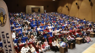 Turgutlu Belediyesi ve Manisa Büyükşehir Belediyesi iş birliğiyle sahnelenen müzikli