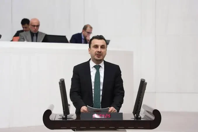 Başevirgen: Üç çocuğun gıda maliyeti 28 bin TL CHP Manisa Milletvekili Bekir Başevirgen, üç çocuğun sağlıklı beslenebilmesinin aylık
