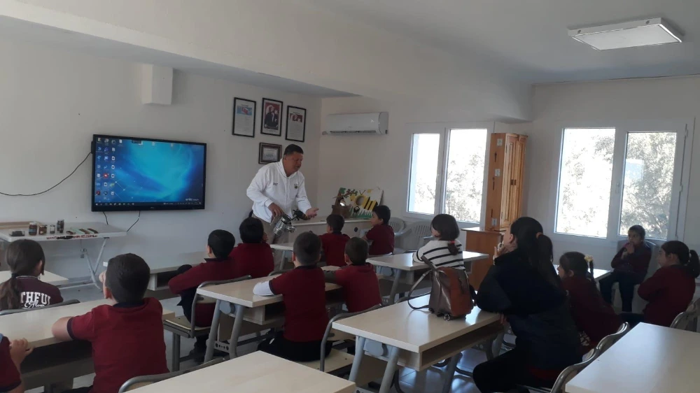 Manisa Büyükşehir Belediyesi’nin Gölmarmara’daki Arıcılık Eğitim ve Ana Arı Üretim