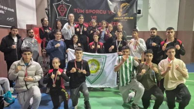 Manisa Muaythai takımı, İzmir Menderes’te düzenlenen 10 Kasım Atatürk’ü Anma