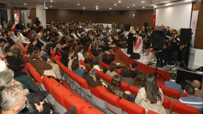 Şehzadeler Halk Eğitimi Merkezi Korosu, sağlık çalışanlarını Türk sanat müziğinin