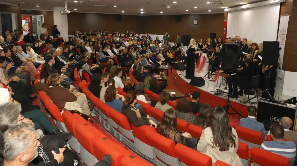 Şehzadeler Halk Eğitimi Merkezi Korosu, sağlık çalışanlarını Türk sanat müziğinin
