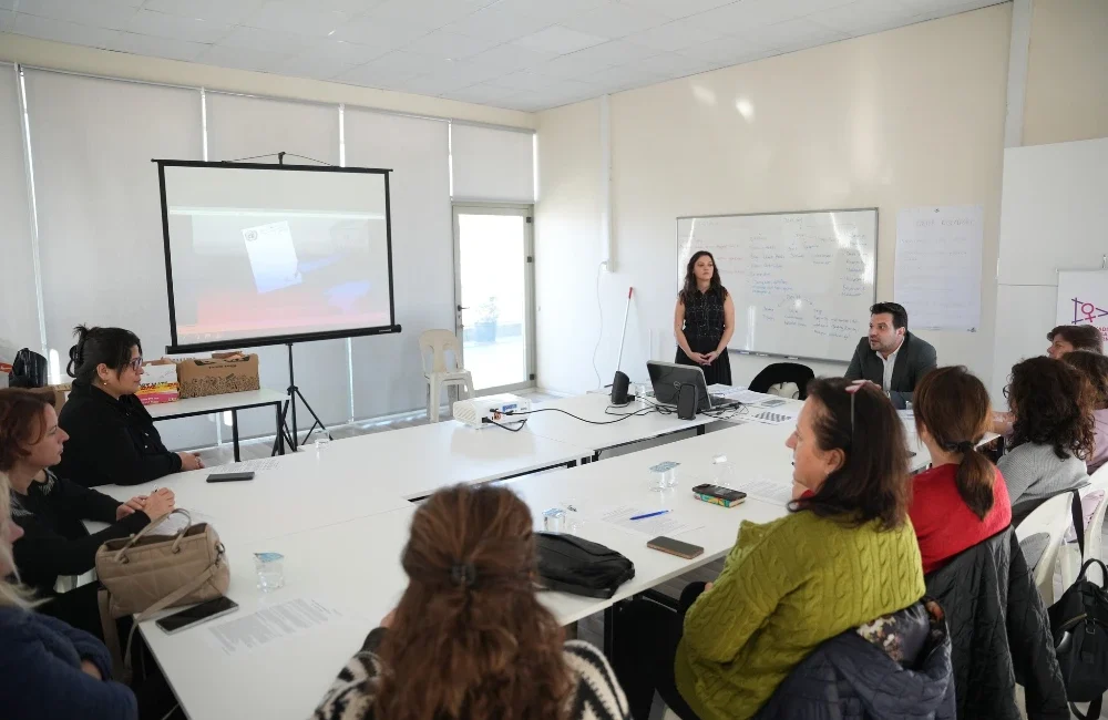 Kadın Muhtarlara Güçlendiren Eğitim Programı Başladı Akhisar Belediyesi’nin KİHEP kapsamında başlattığı 16 oturumluk eğitimle kadın muhtarların
