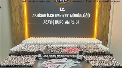 Akhisar’da uyuşturucu ticaretine yönelik düzenlenen operasyonda 10 binin üzerinde sentetik