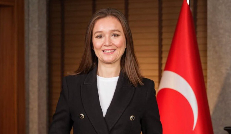 Manisa Şehir Hastanesi’nde Tedavi Gören Başkan Durbay Yaşam Savaşını Kaybetti Manisa Şehzadeler Belediye Başkanı Gülşah Durbay verdiği yaşam mücadelesini kaybetti.