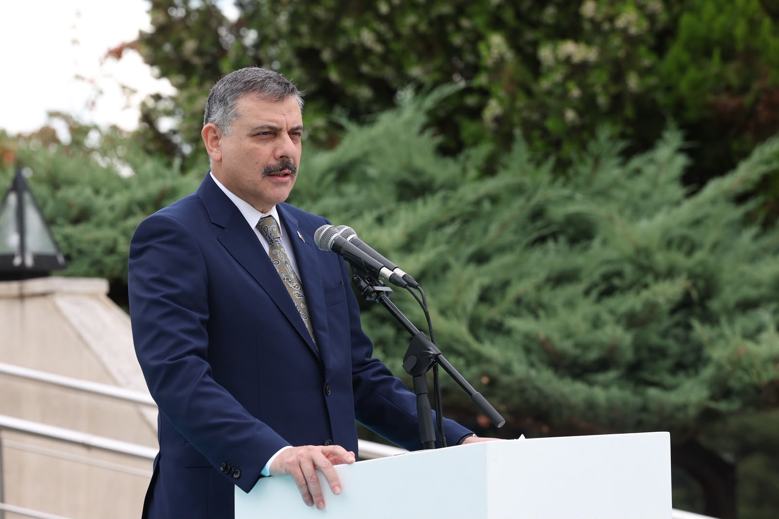 İçişleri Bakanı Mustafa Çiftçi, Manisa'nın Turgutlu ilçesinde 11 öğrencinin yaralandığı